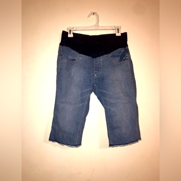 Women American Star MATERNITY JEANS SHORTS Size SMALL - Picture 1 of 3